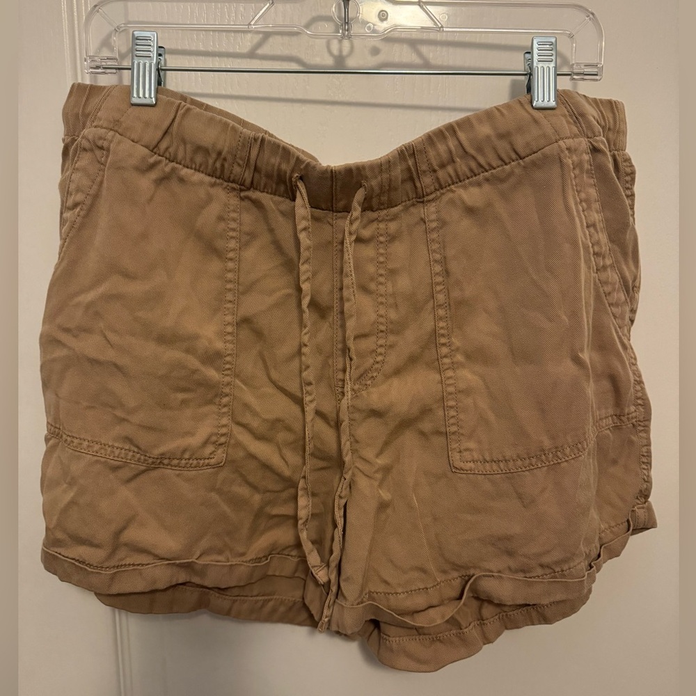 Gap Women’s Canvas Cuffed Shorts